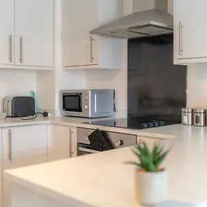  Apartment Zaibnb 2 United Kingdom