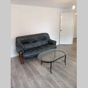  Apartment Spacious One Bedroom Family -non Smoker United Kingdom
