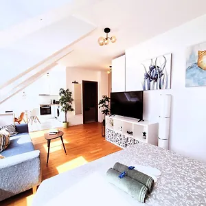  Apartment Ee Romania